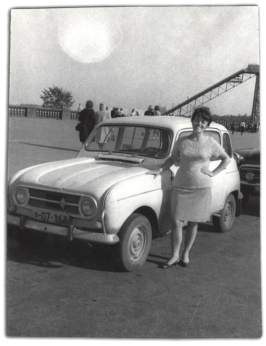 Опознать авто мы так и не смогли. Если вы знаете - напишите в комментариях