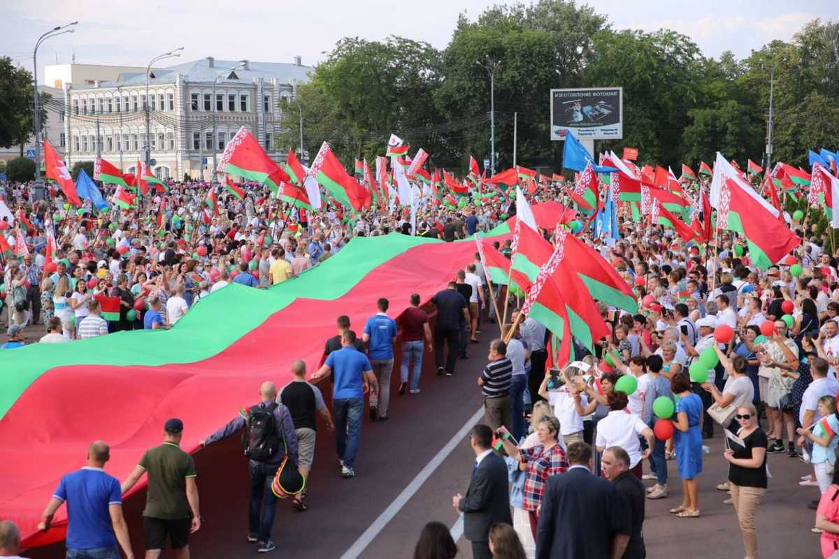 Главные новости сегодня последний беларуси. За Беларусь. Беларусь зеленый. Гомель Беларусь флаг. Красно зеленый флаг Белоруссии на митинги.