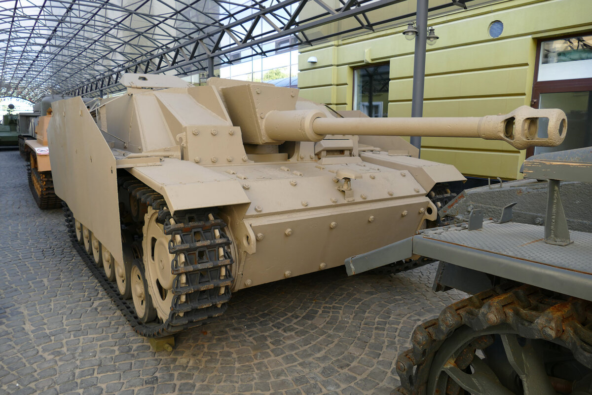А это одна из последних музейных новинок - StuG 40 Ausf.G.