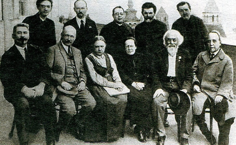 Розалия Землячка рядом с Надеждой Крупской. Источник: wikipedia.org