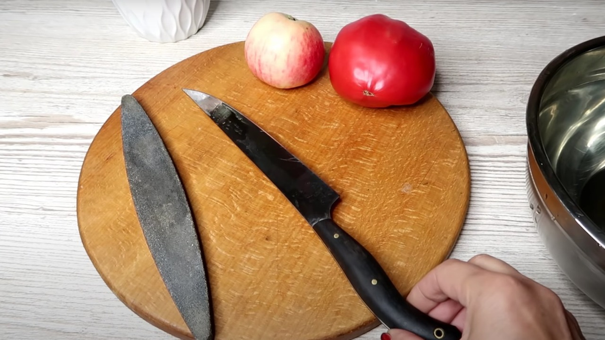 Всем привет! Если вы готовите дома, то знаете, как важны острые ножи. А если готовите много, то острый нож становится острой необходимостью.