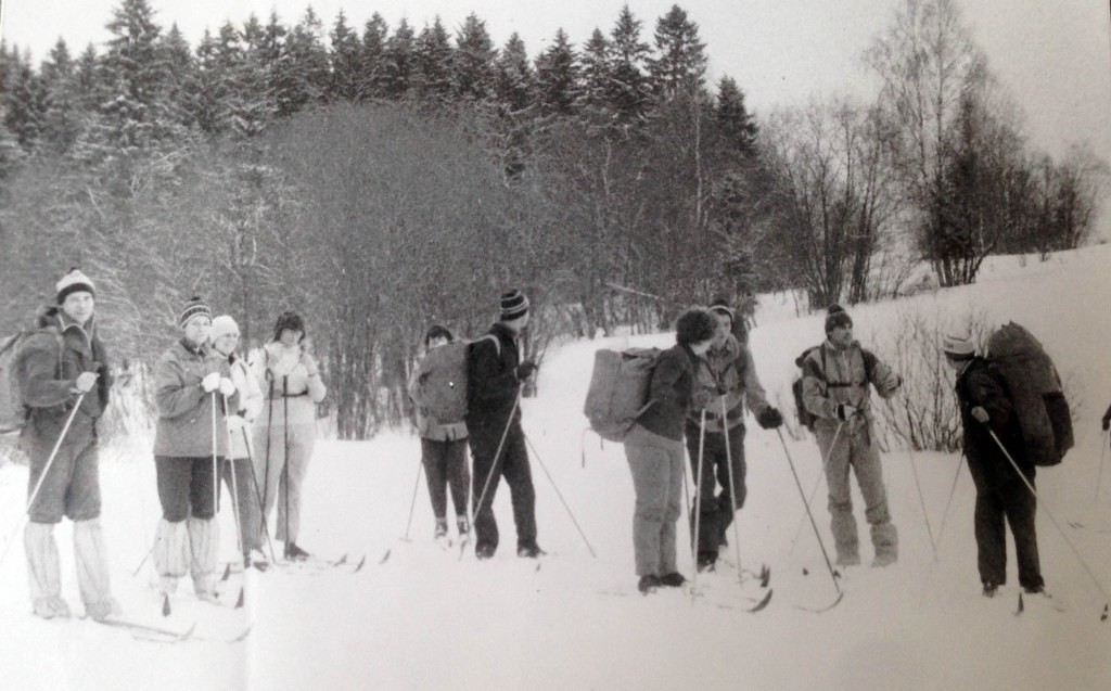 далекий 1990 год