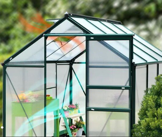 Дополнительные форточки рекомендуется устанавливать с наименее ветреной стороны