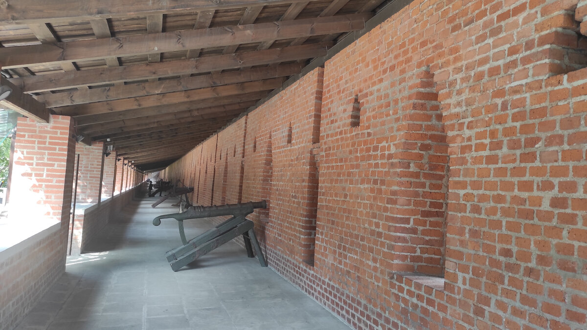 Площадка вдоль внутренней части Китайгородской стены