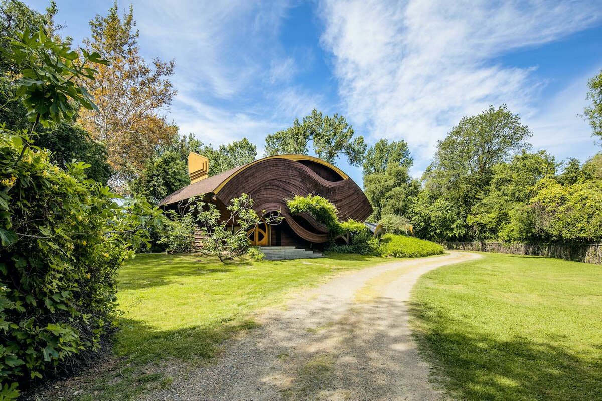 Источник изображения - https://amazingarchitecture.com/storage/files/1/Architecture%20firms/Arthur%20Dyson%20Architects/Creek%20House/Creek-House-Arthur-Dyson-Architects-Califorina-Stephan-Alvin-Photography-001.jpg