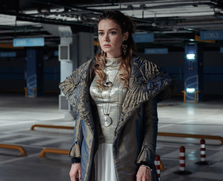 на съёмках телешоу, Лилит - это "сценический псевдоним", а не мирское имя, ну и образ "соответствующий". в миру же она Валерия, Лера Горская