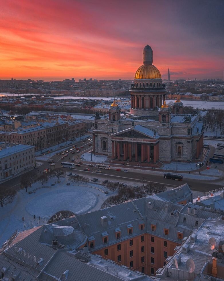 Санкт-Петербург - любимый проект Петра Великого. Источник фото: https://tursputnik.com/2018/07/obvorozhitelnyy-zagadochnyy-manyaschiy-ya-lyublyu-tebya-sankt-peterburg.html?cid=912008