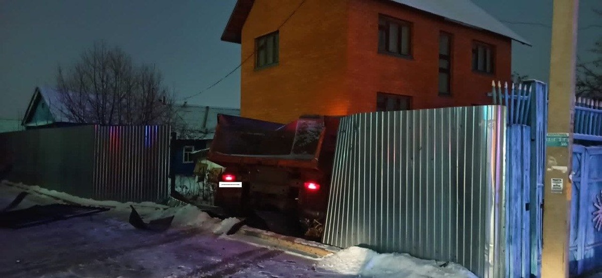    В суд поступило уголовное дело водителя КАМАЗа, насмерть сбившего оренбурженку Белов Михаил Александрович