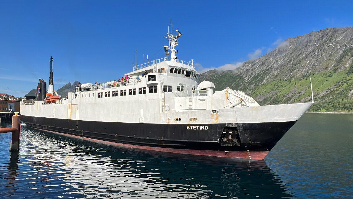 Паром с острова Сенья на Лофотены. Фото автора