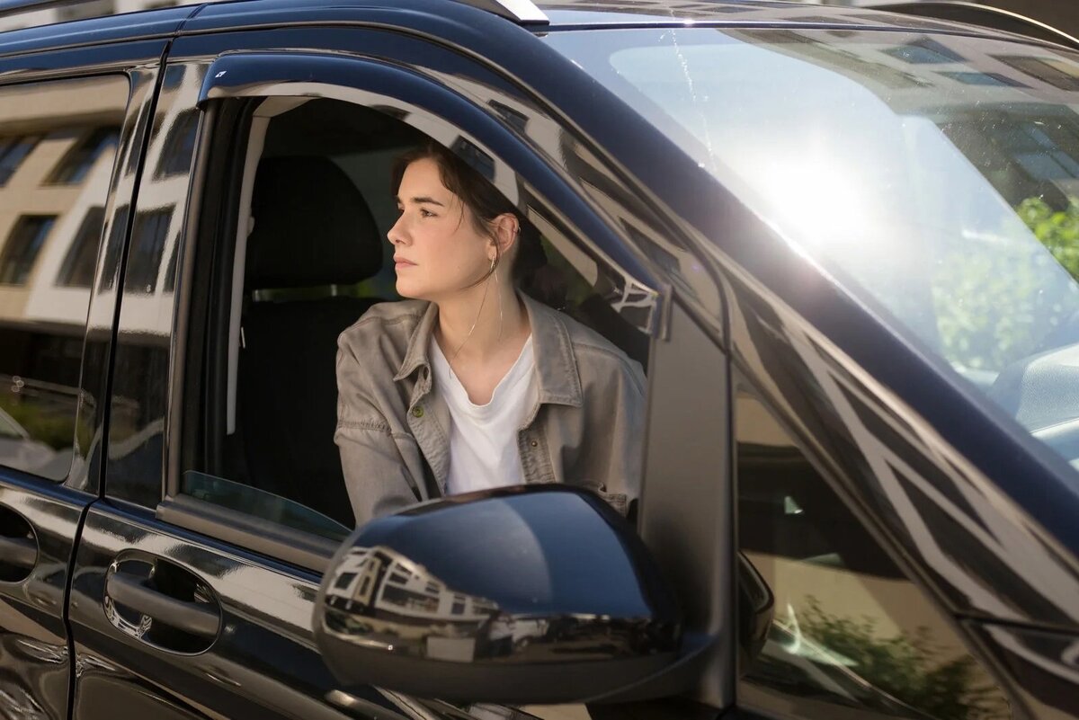 Что тут актрисе играть в этой картинке. Тут просто нужно сидеть, без системы Станиславского. Фото Яндекс.Картинки. 