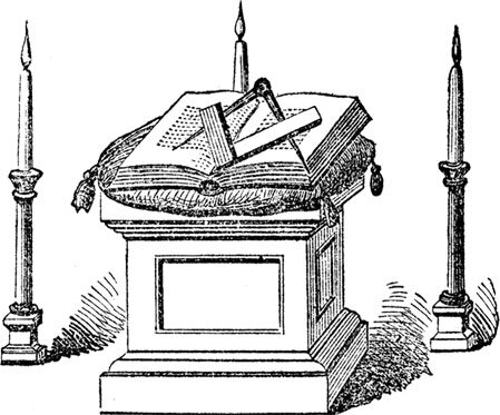 Три великих светоча: книга священного закона, циркуль и наугольник