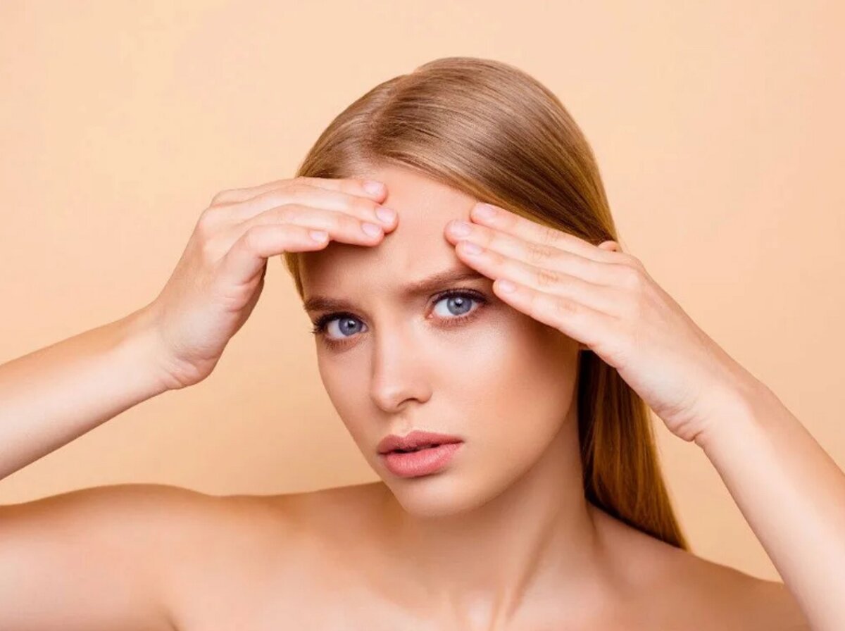 Гипертрофические рубцы акне. Чистый лоб. Здоровый цвет лица капилляры. Мездрение шкур кролика. Плащ из человеческой кожи.