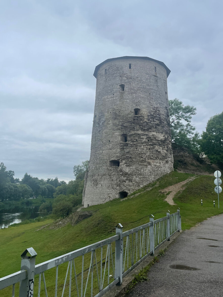 Гремячая башня