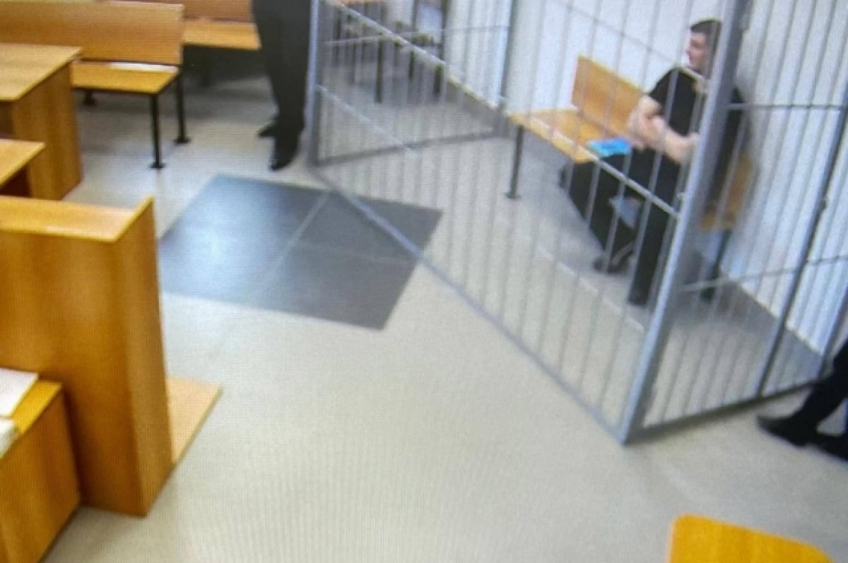    Осужденного экс-ДПСника будут судить за угрозы подельнику и адвокату