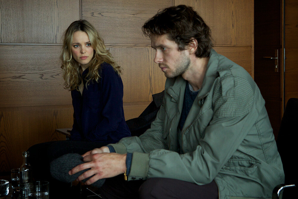 2014 год. 2 часа. 

КиноПоиск: 6.6. KinoOrel - 30/100. Триллер. 

Режиссёр: Антон Корбейн.

В ролях: Филип Сеймур Хоффман, Рэйчел Макадамс, Уиллем Дефо, Григорий Добрыгин, Даниэль Брюль. 

