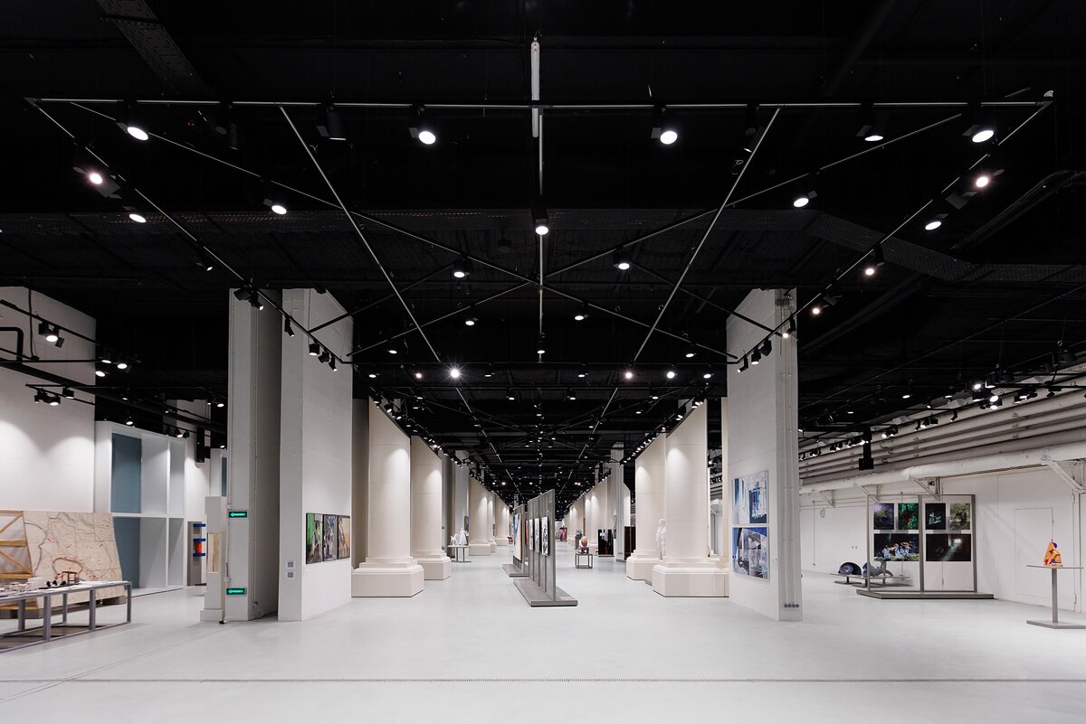    Экспозиция «Выпуск’23» в новом пространстве «Паркинг галерея» парка «Зарядье»., фото: архив пресс-служб