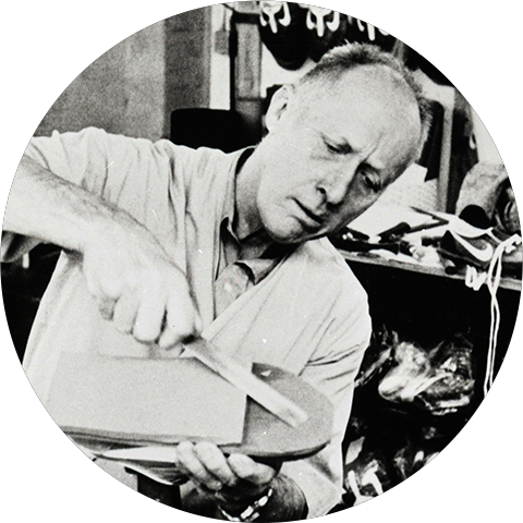 Билл Бауэрман
Один из основателей Nike