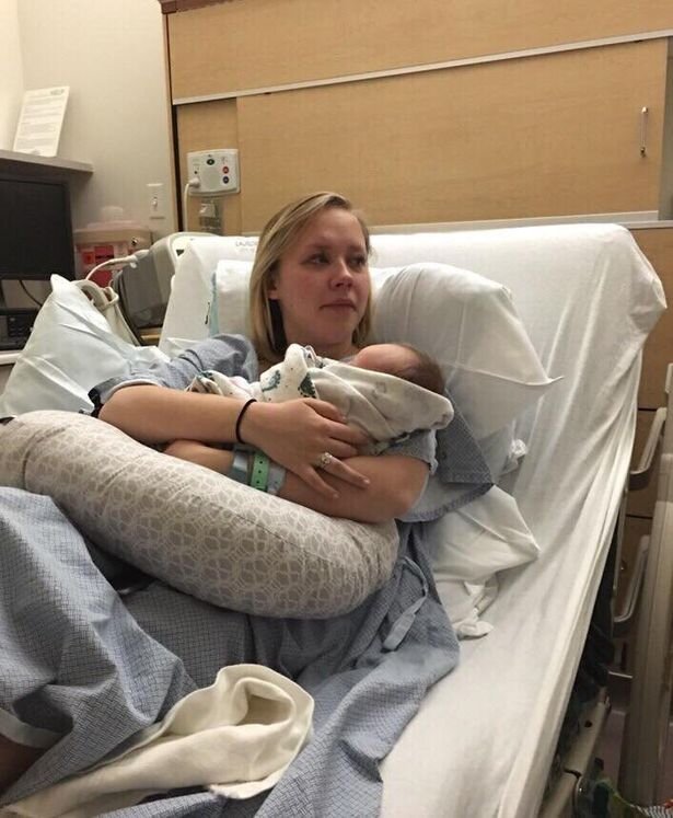 Ханна решила отказаться от сына, который родился спустя два месяца после смерти её парня / Hannah Mongie / SWNS.com