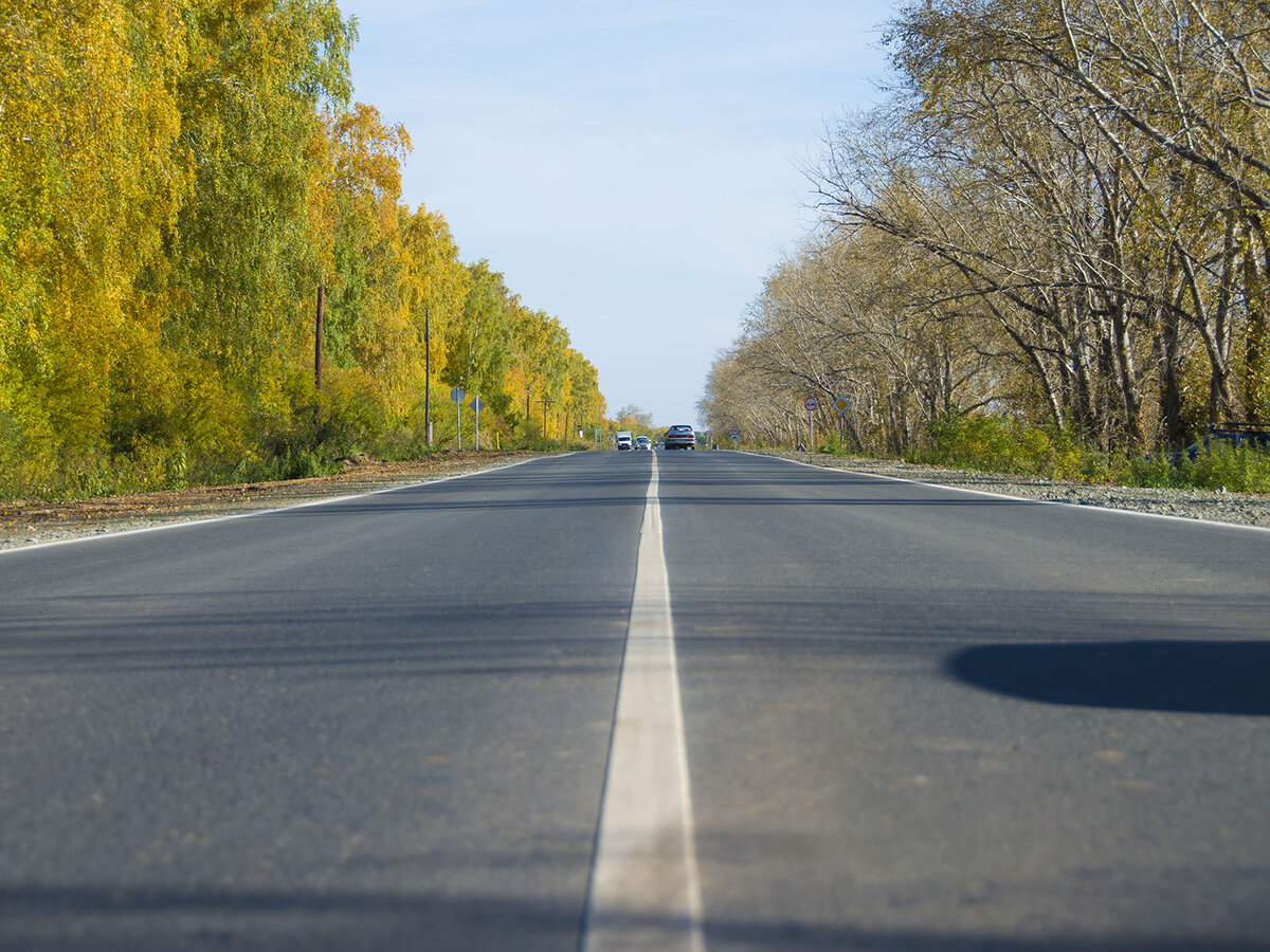 Дороги омска для фона. Фон дорога. Фон дорога. Длинная извилистая дорога. Трасса м 53 томск.
