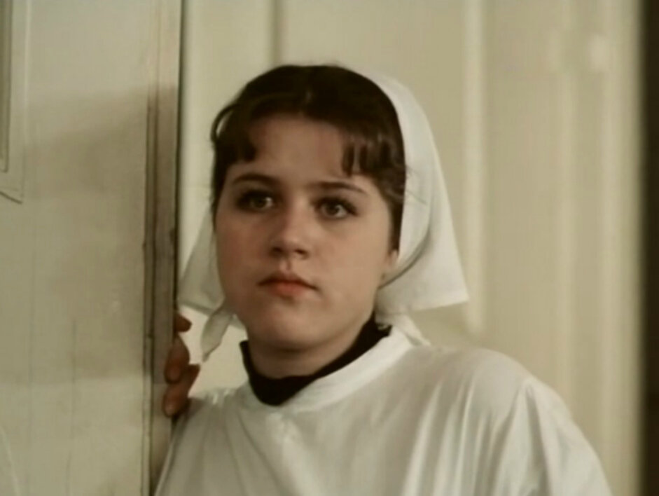 Янина Лисовская в фильме "Привет с фронта" (источник фото: kino-teatr.ru)