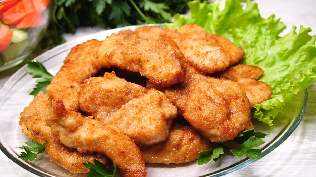 Нежное куриное филе в сухарях