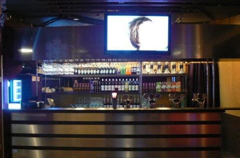  Барная стойка в "Контакт-баре" на Садовой улице. Фото с сайта Spb.zoon.ru