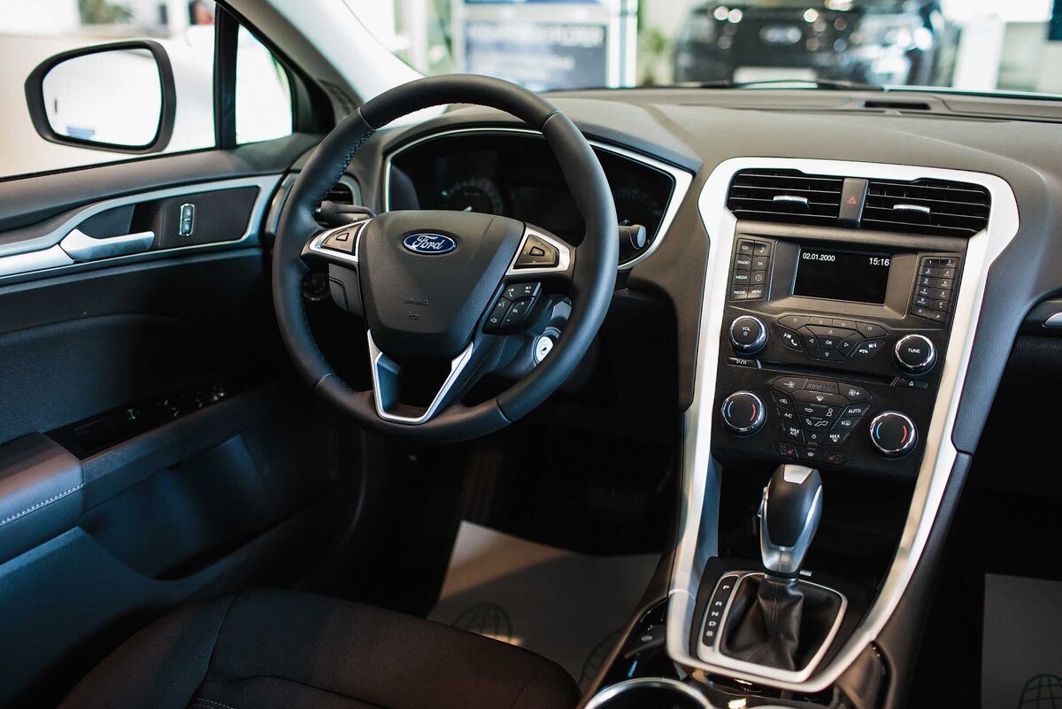 Ford Mondeo 2016 салон