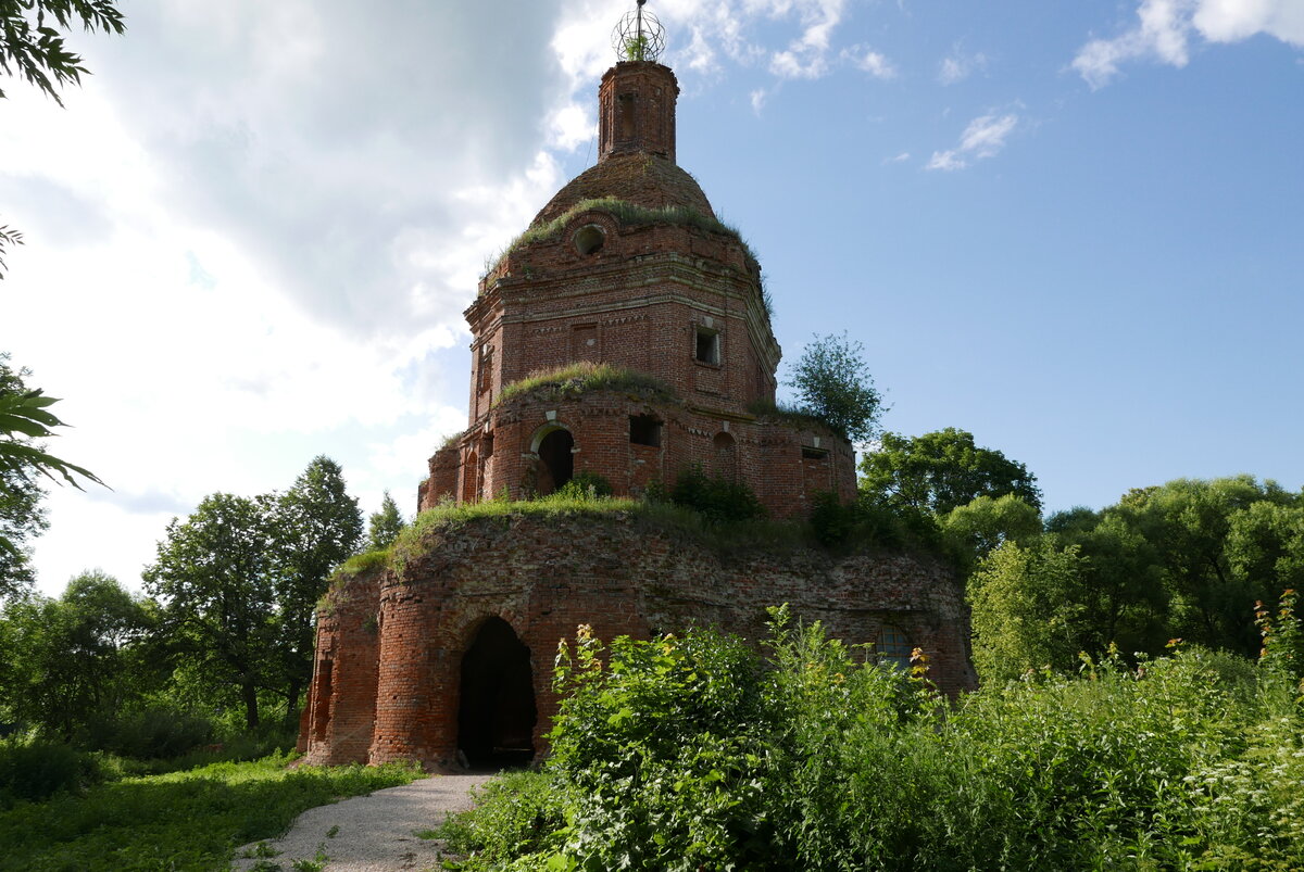 храм вознесение калуга. район тайфун калуга. храм вознесения село вознесенье калужская область. храм вознесения христова тарусский район. церковь на тайфуне калуга.