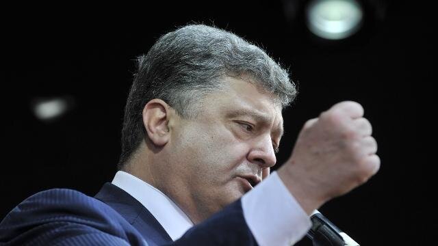 Порошенко избил девушку за неудобный вопрос