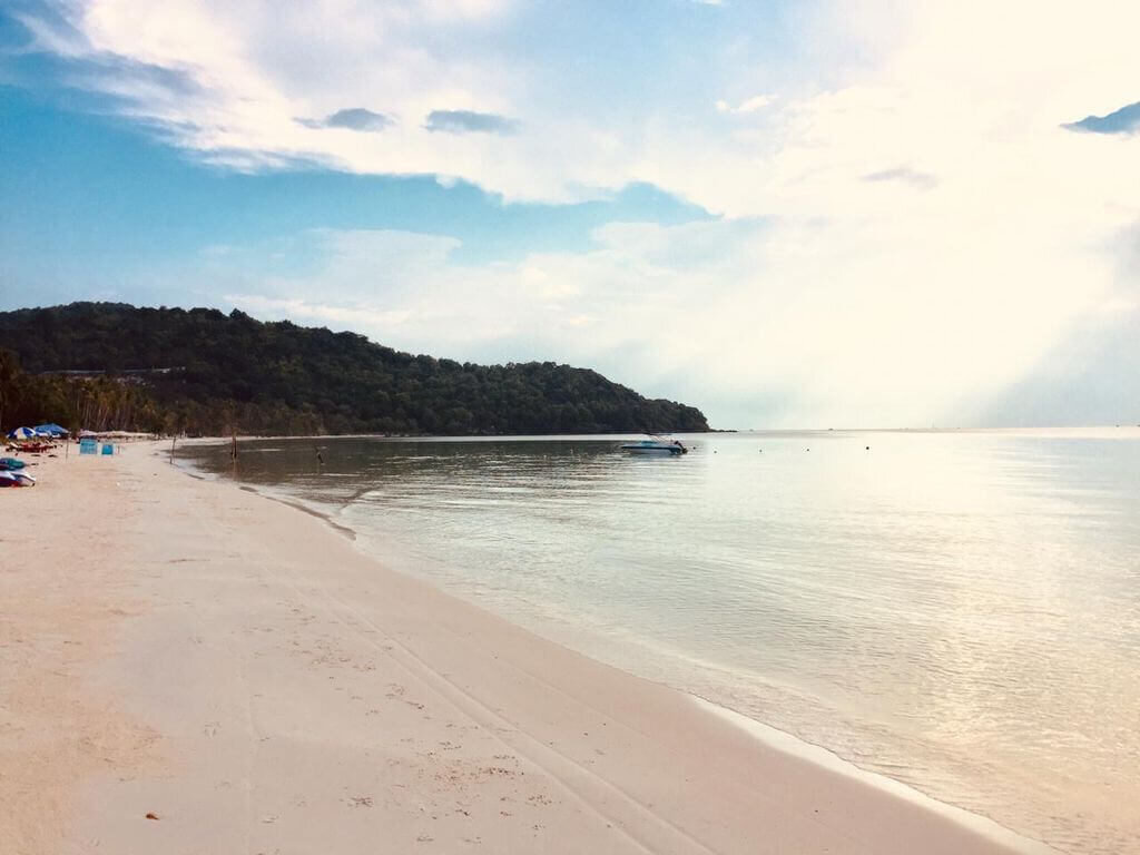 Остров фукуок, провинция кьензянг. Фукуок в апреле. Остров фукуока япония. Архипелаг фукуок. Фукуок вьетнам погода.