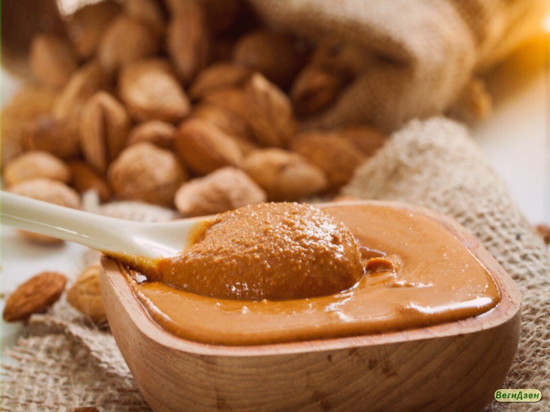 Паштет их миндаля - полезный и питательный завтрак