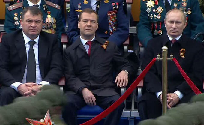 Руководители государства на параде российской армии. 2013 г   