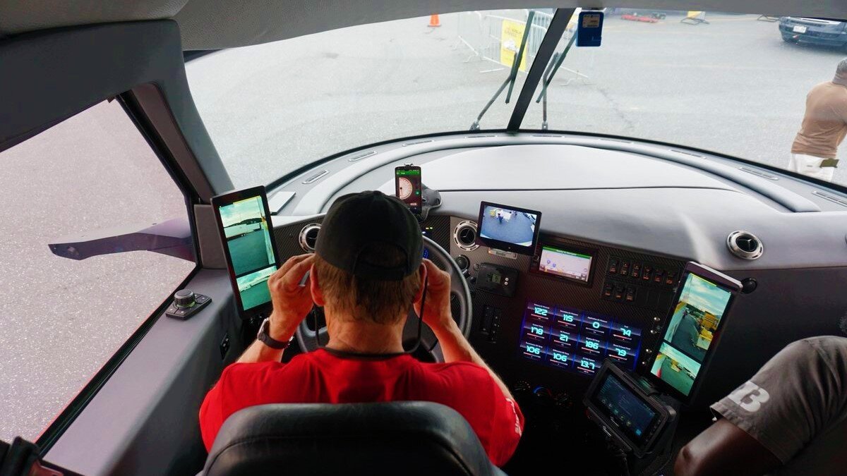 Кабина STARSHIP (вид изнутри)