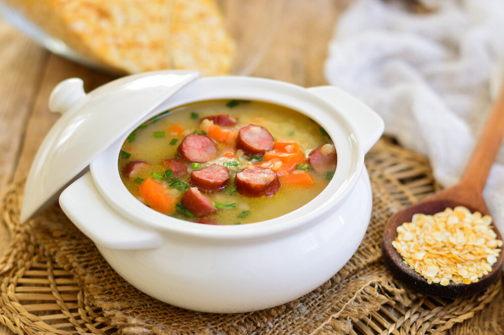 Суп с охотничьими колбасками: рецепт с фото