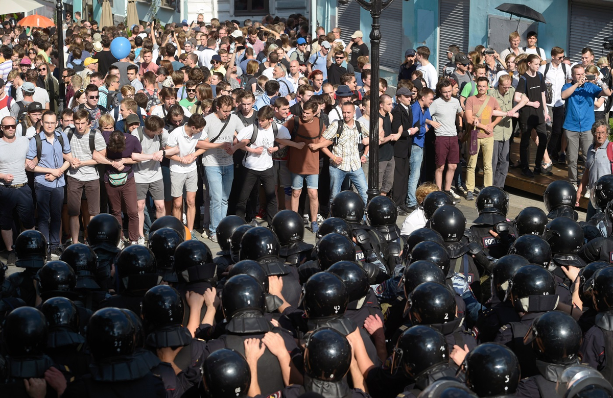 Митинг беспорядки. Массовые беспорядки в Москве. Массовые беспорядки в Москве 2019. Массовые мероприятия полиция.