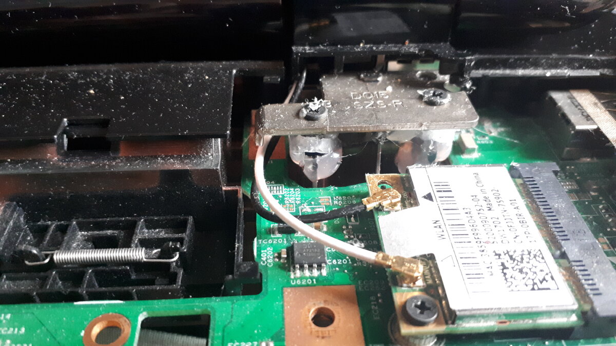 Петли в ноутбуке. Az-1510 петли ноутбука. Крышки петель ноутбука Acer. Расшатаны петли ноутбука. Восстановление крепления петель ноутбука.
