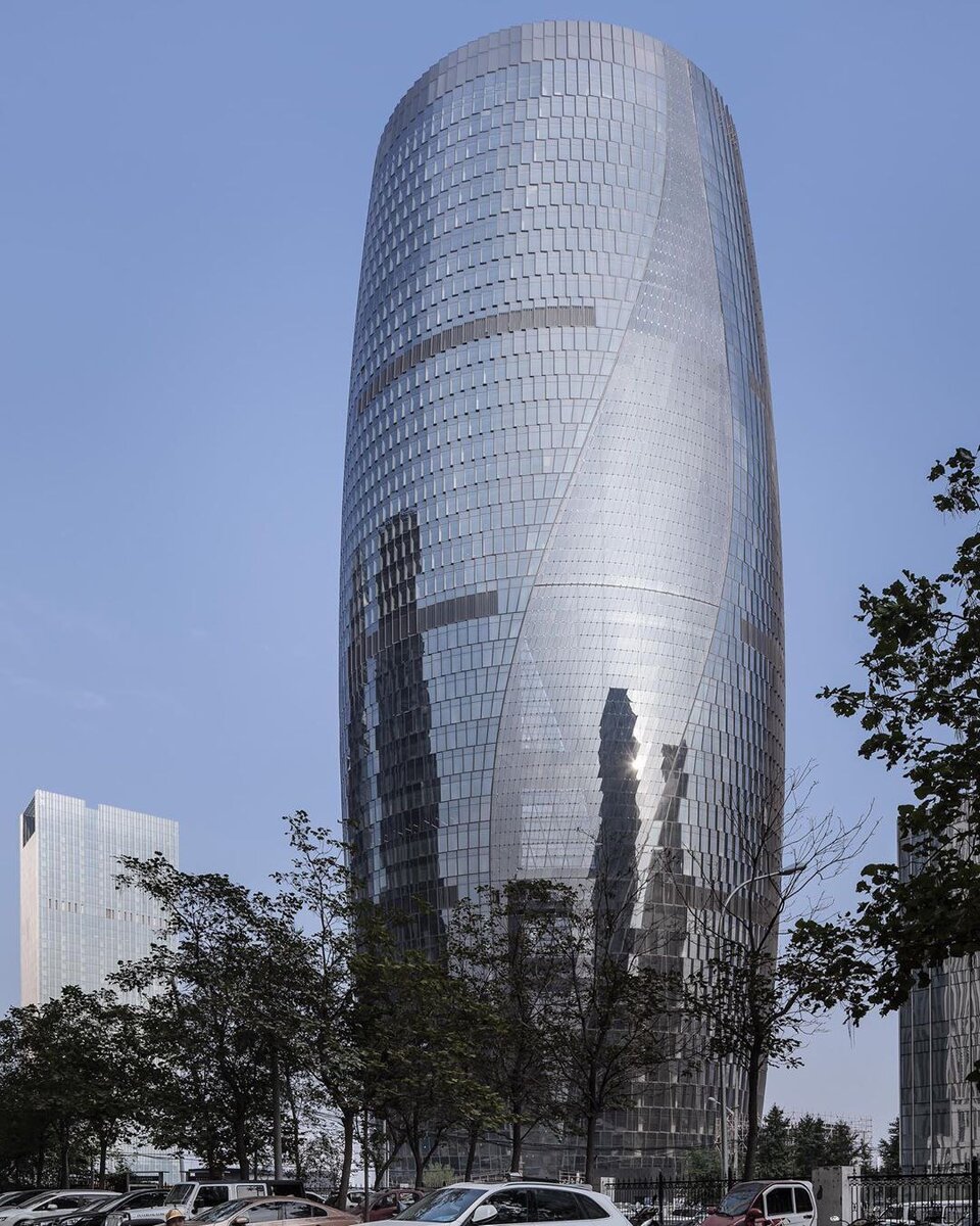 Leeza Soho Tower by Zaha Hadid Architects
Фото by SOHO China https://www.instagram.com/p/B2TWgpopb5I/