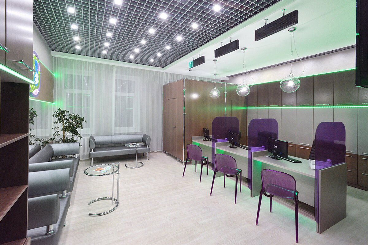 В нашей практике не было мебельных фасадов из ЛДСП в частном интерьере, но есть общественные: http://ilikestudio.ru/opc