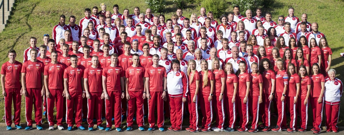 На фото состав сборной прошедшего сезона.