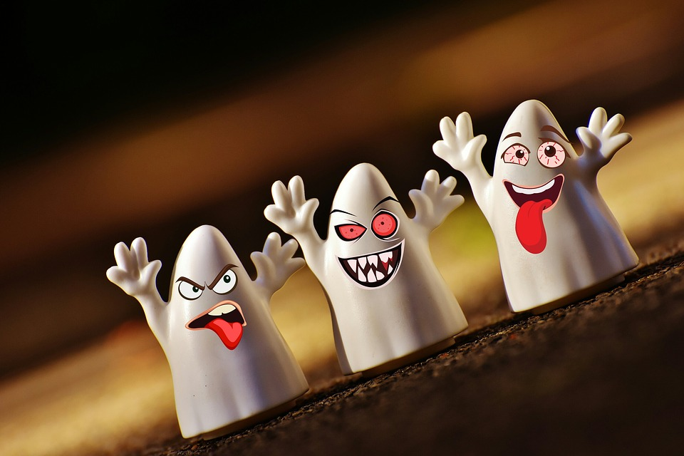 https://pixabay.com/illustrations/halloween-ghosts-happy-halloween-1751903/