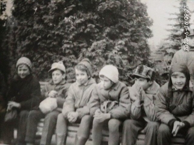 непохожи на современных деток, но совершенно счастливы