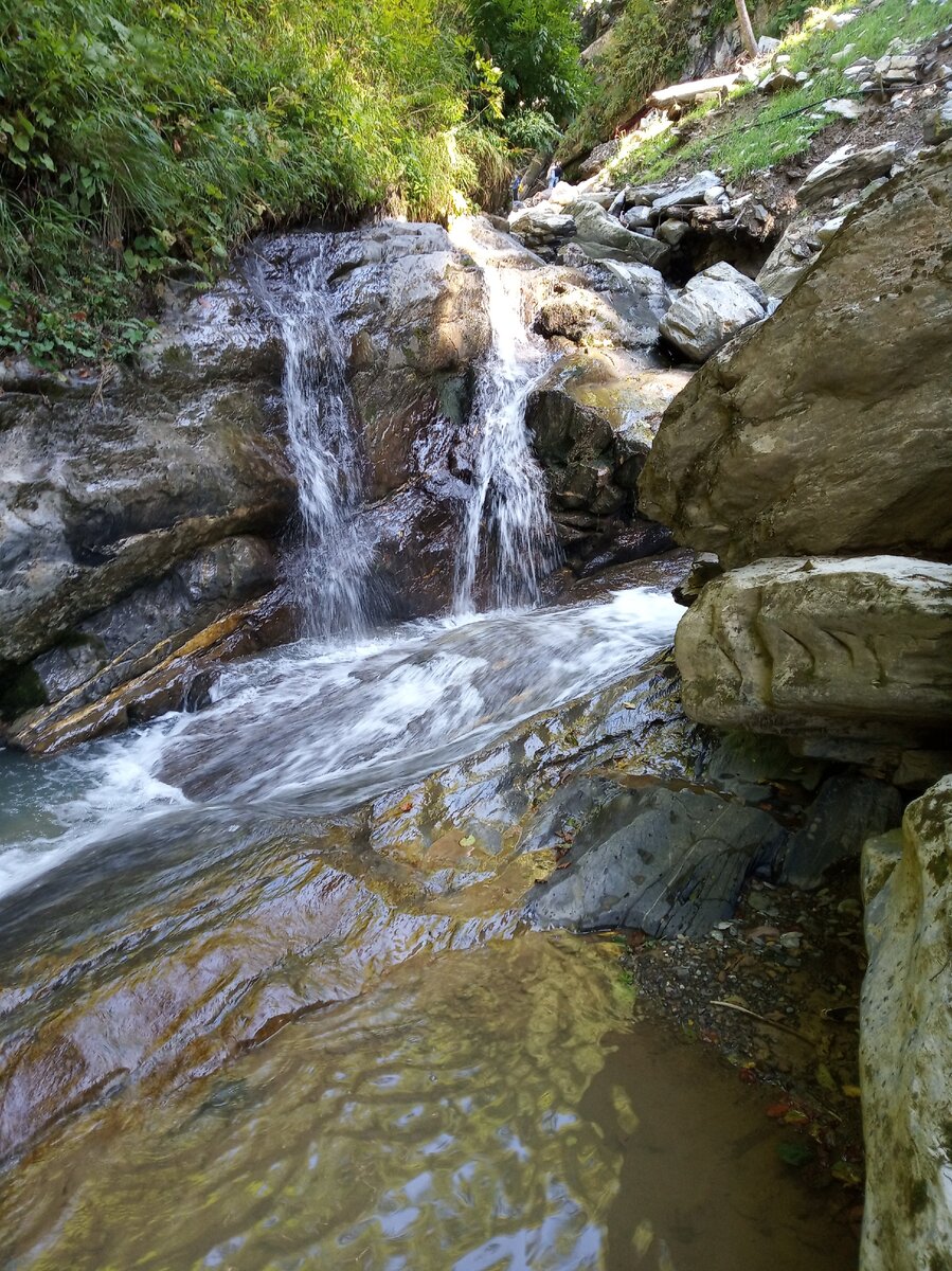 Красная Поляна водопады Менделиха