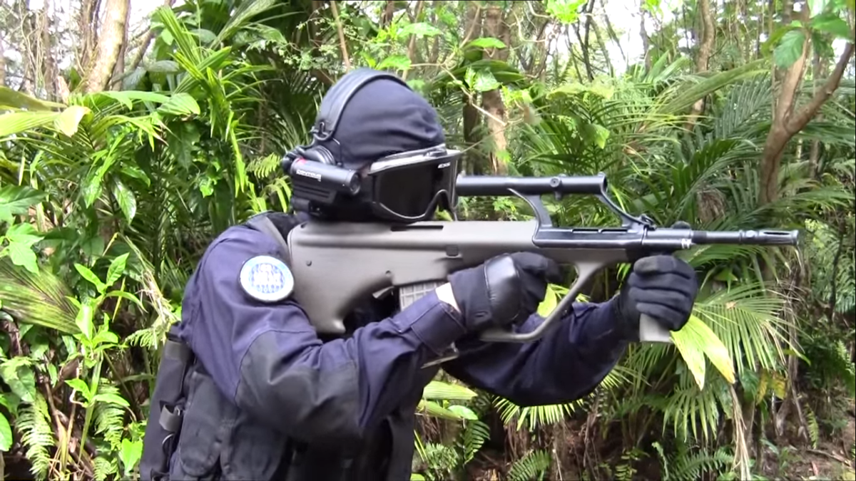 Steyr AUG. 