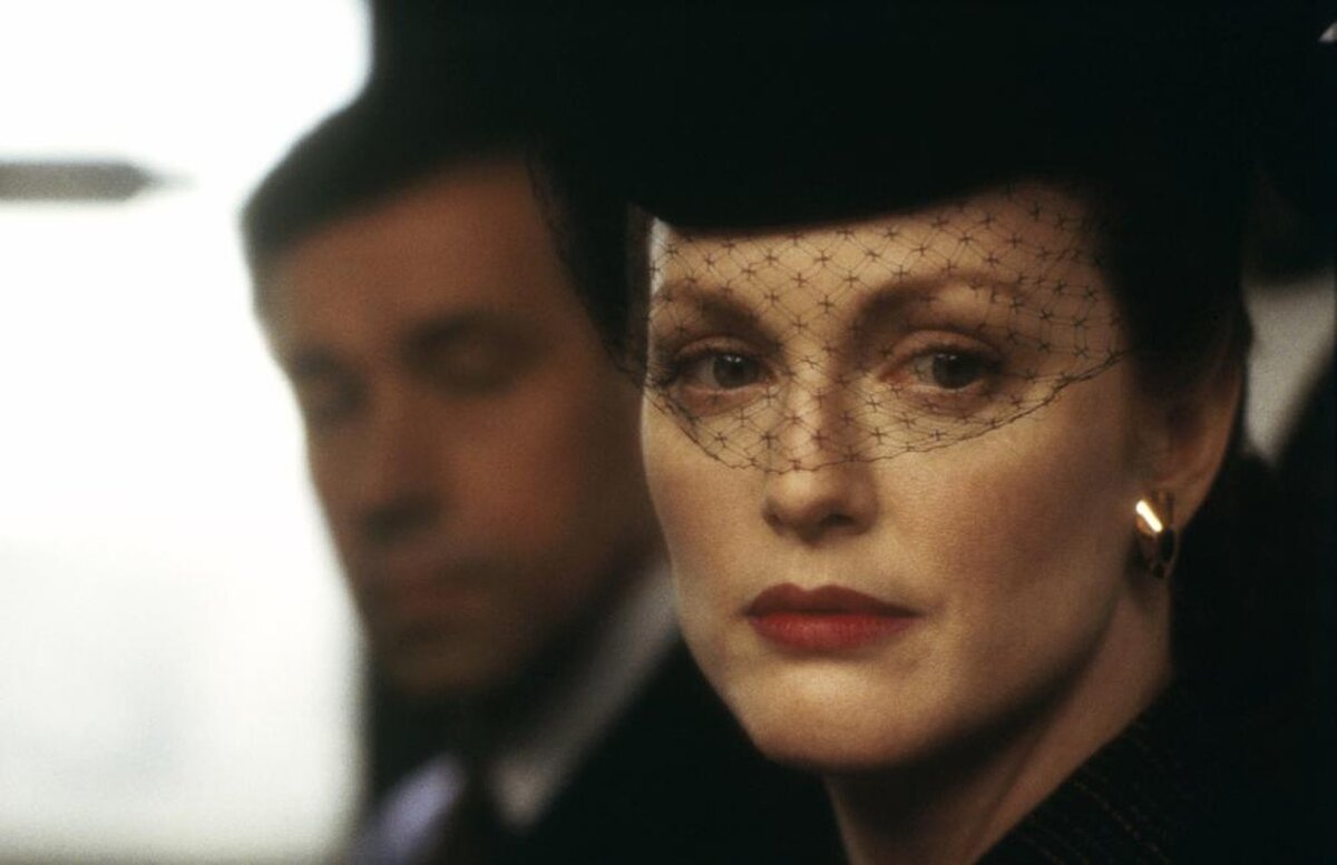 Кадр из фильма "Конец романа", 1999