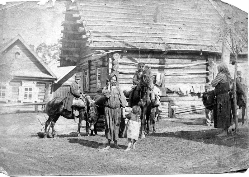 "В деревне" (Алексей Мазурин, 1910-е годы, источник: портал Russianphoto).