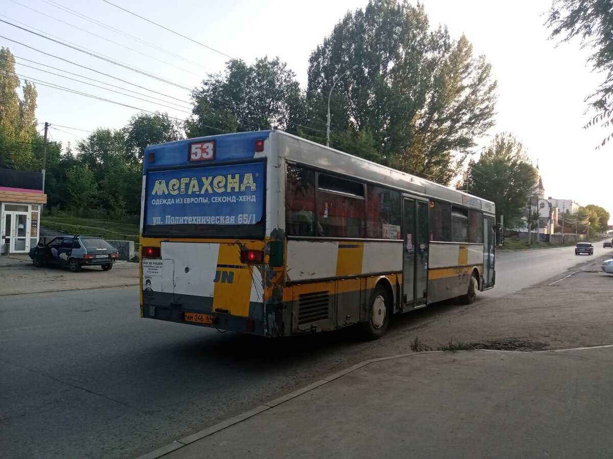 Фото автора. Снятый с 53 маршрута автобус на 73, сбоку табличка 73. Автобус который постоянно на 73, в этот день отдыхал.