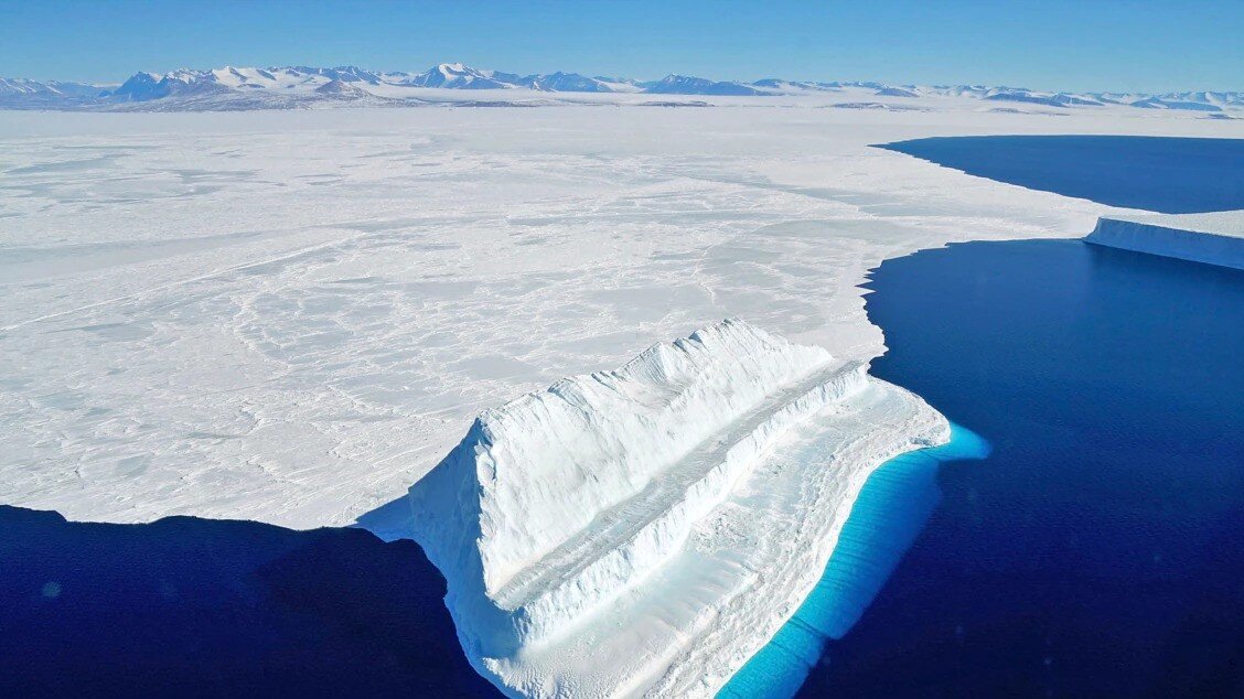 Антарктида, вид с борта самолета. Взято из Яндекс-картинок 