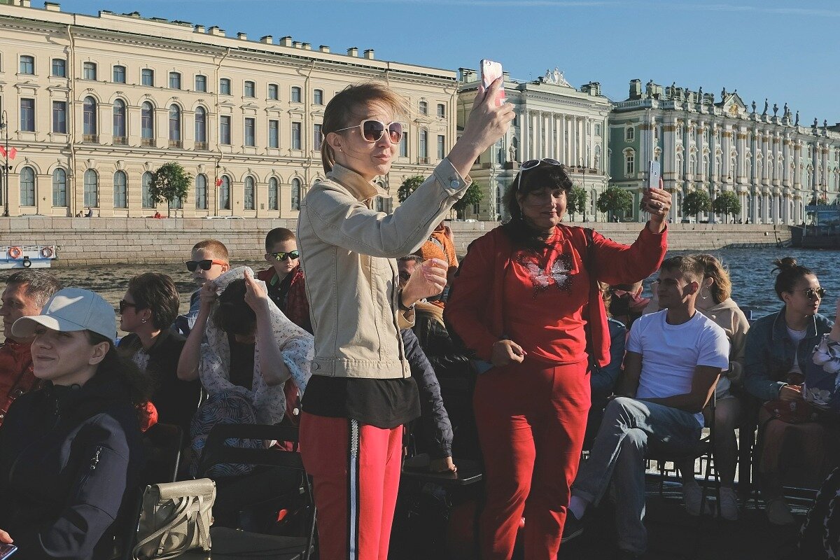 Туристы в Санкт-Петербурге