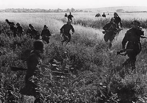 В первые месяцы войны советский союз. Отступление красной армии 1941. ВДВ РККА 1941.