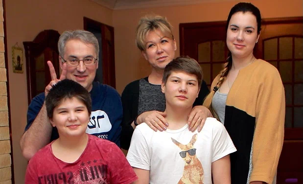 Супруги с дочерью Александрой и приемными сыновьями